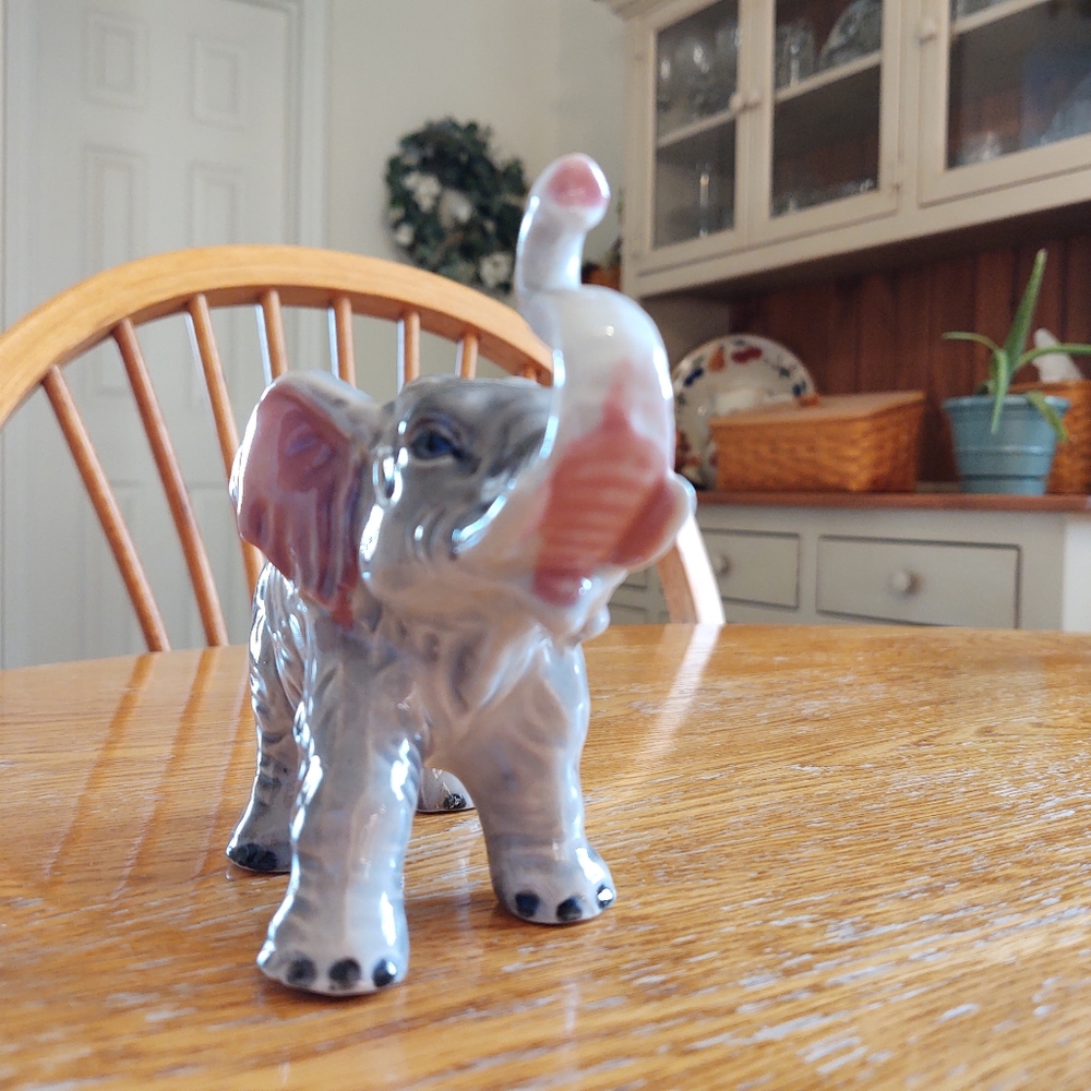 Ceramic elephant - Picture 3 of 5